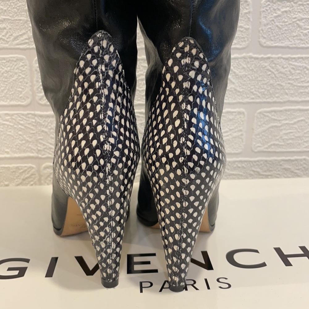 Knee length boots - Picture 2 of 8